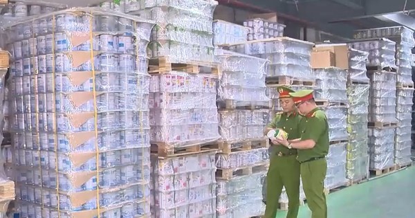 Kiểm tra kho hàng trong đường dây sản xuất 573 loại sữa bột giả 1png-9517-8704.jpeg