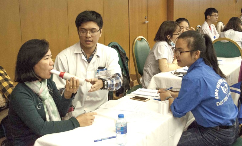 Khám sàng lọc bệnh hen ở Bệnh viện Bạch Mai 1.jpg