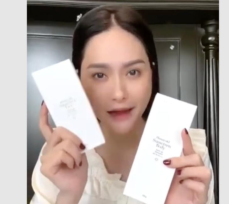 Đoàn Di Băng quảng cáo kem chống nắng Hanayuki Sunscreen Body Doan di bang.jpg