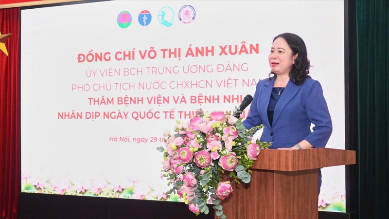 Phó Chủ tịch nước Võ Thị Ánh Xuân biểu dương những thành tựu to lớn mà Bệnh viện Phổi TW đạt được 1.jpg