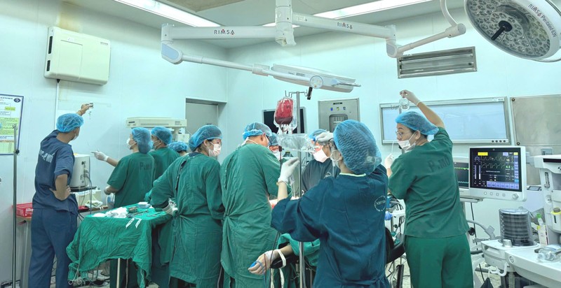 Ca mổ tối khẩn để cứu sản phụ và thai nhi sinh non do tự ý phá thai 1.jpg