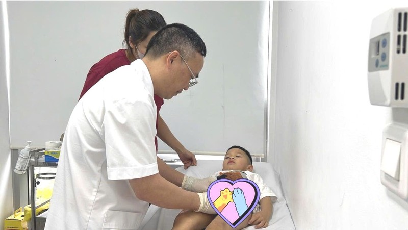 Khám, phát hiện sớm bất thường ở bộ phận sinh dục nam sẽ giúp điều trị hiệu quả z6720910296874_d9b6887c467229d759d6e5450dce4e0f.jpg