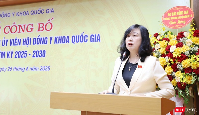 Bộ trưởng Đào Hồng Lan khẳng định vai trò quan trọng của Hội đồng Y khoa Quốc gia. VT_lan.jpg