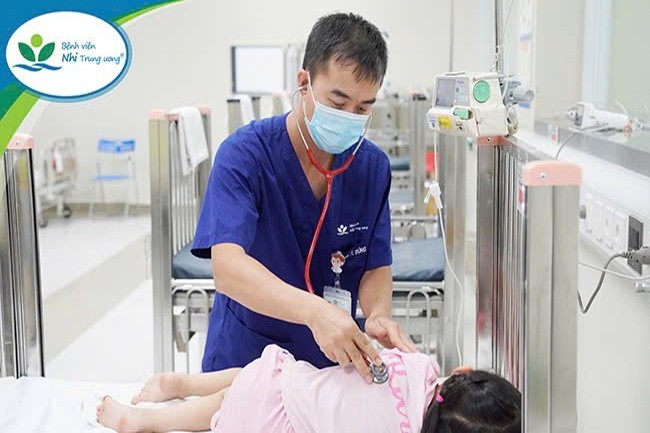 Liên tiếp các cháu bé bị tai nạn phải cấp cứu tại Bệnh viện Nhi Trung ương. Ảnh minh hoạ. Nhi.jpg
