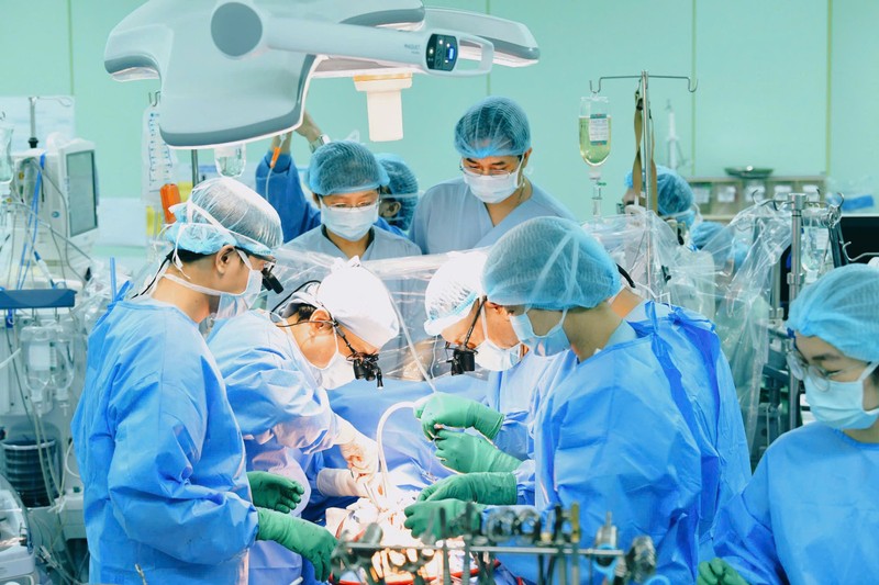 Hệ thống y tế TP.HCM từ 1/7/2025 có nhiều thay đổi Ca phẫu thuật ghép tim 2.jpg