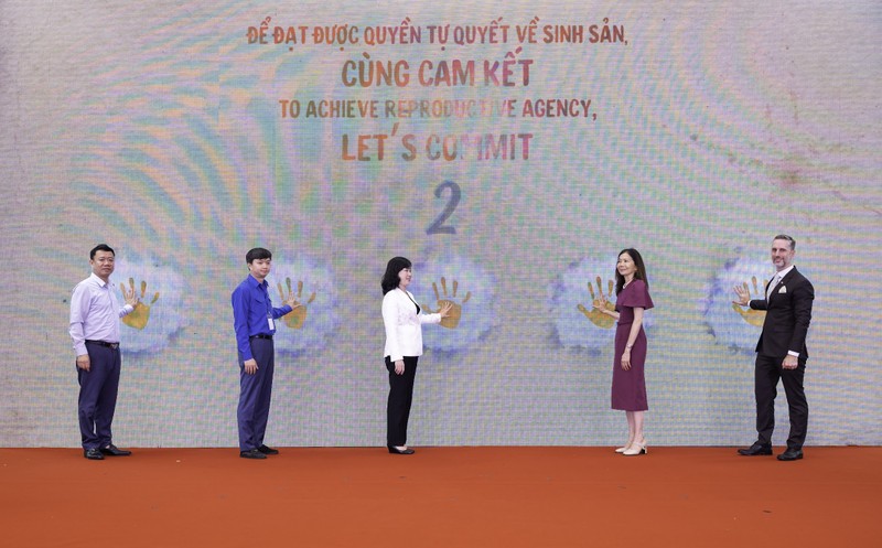 Cùng nhau cam kết "Quyền tự quyết về sinh sản trong một thế giới đang thay đổi" Cam ket.jpg