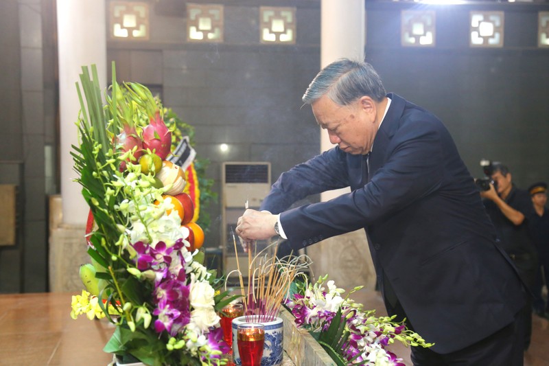 Tổng bí thư Tô Lâm đến viếng, tiễn đưa GS Nguyễn Bửu Triều. TBT.jpg