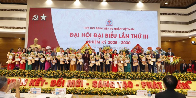 BCH mới ra mắt ra măt.jpg