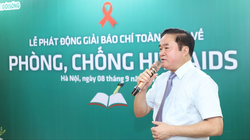 Ông Hoàng Minh Đức cho rằng các nhà báo chính là những "cán bộ y tế dự phòng" đặc biệt. Mr Duc.JPG