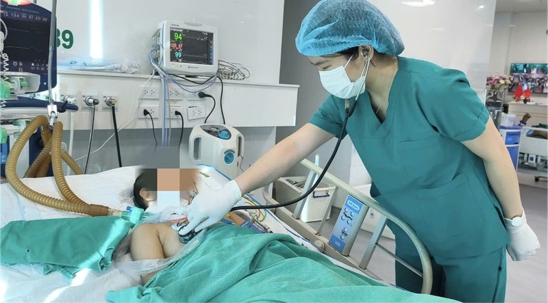 Bé gái nguy kịch vì bệnh dại z7002994092523_411b743728391321ee88c83a41b9407f.jpg