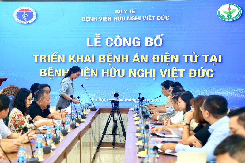 BV Việt Đức triển khai số hoá việc khám, chữa bệnh 2.jpg