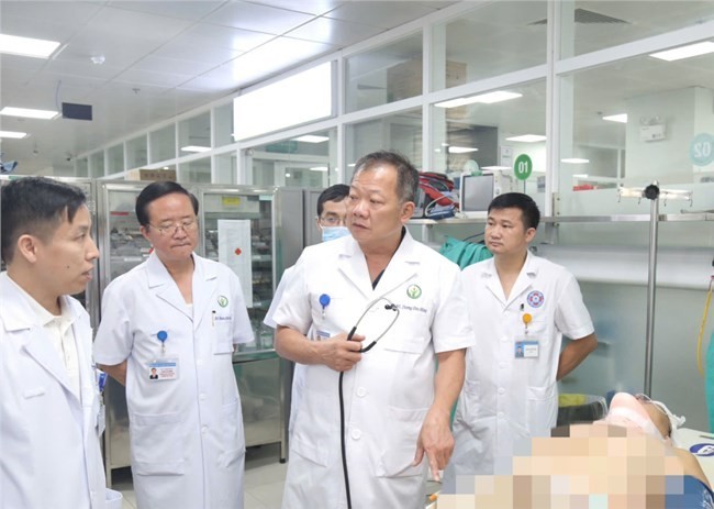 Bệnh viện Việt Đức huy động các ekip sẵn sàng cấp cứu ngoại viện 99-anh-vd-1927.jpg