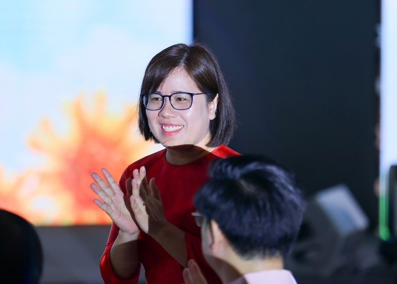 PGS.TS Phạm Thị Việt Dung cho biết có thể phục hồi lại hình dáng tuyến vú cho phụ nữ 507660890_4159486664285050_7264673302218267340_n.jpg