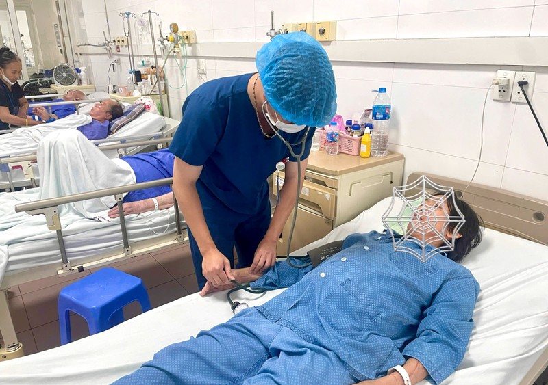 Bệnh nhân đã qua cơn nguy kịch nhờ bác sĩ thực hiện thành công kỹ thuật TIPS IMG_0866.jpg