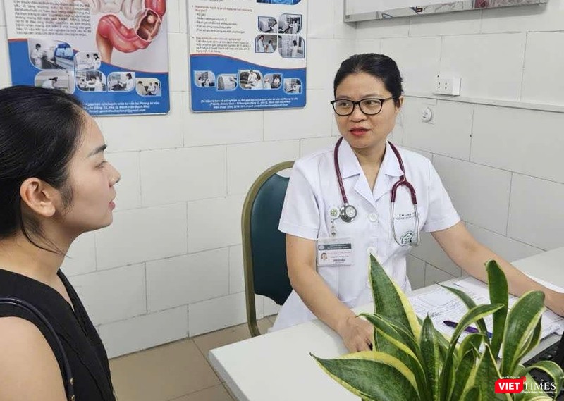 PGS.TS Phạm Cẩm Phương tư vấn sàng lọc ung thư vú cho chị em phụ nữ VT_1.jpeg