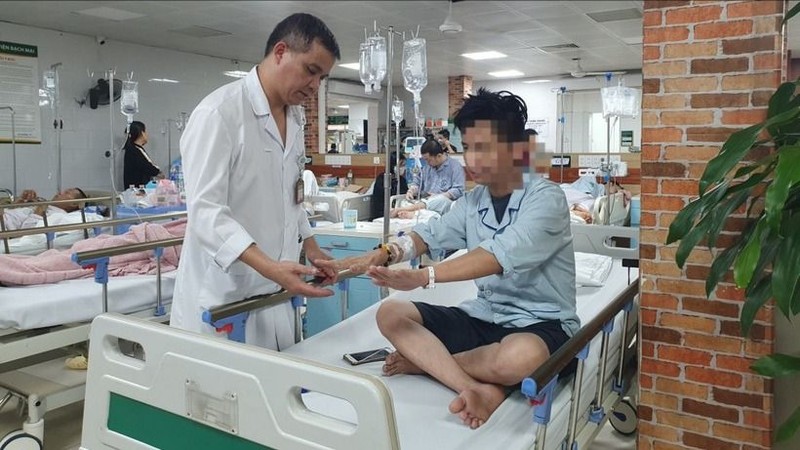 Học sinh hút thuốc lá mới bị ngộ độc phải nhập viện Bạch Mai z4974554778348-911f6415b7a3cc4c87676b2b668212f2-4546.jpg