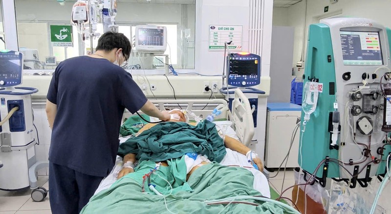 Nhiều bệnh nhân vùng ngập lụt nguy kịch do nhiễm xoắn khuẩn 1.jpg