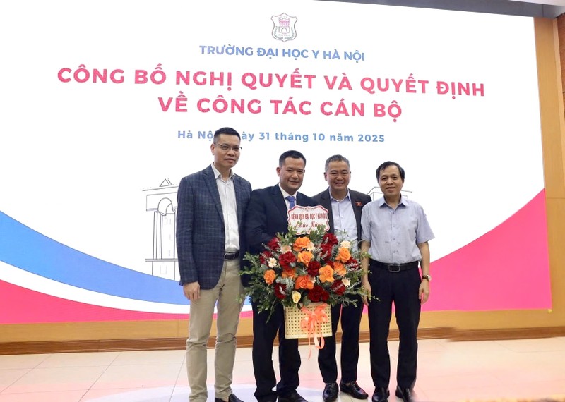 Ban Giám đốc Bệnh viện Đại học Y Hà Nội vừa được kiện toàn. IMG_1551.jpeg