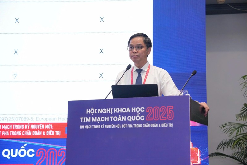 TS.BS Nguyễn Hoàng Hải – Giám đốc Bệnh viện Nhân dân Gia Định chia sẻ vấn đề tích hợp tiêm chủng ngừa bệnh truyền nhiễm, nhiễm trùng trong quản lý bệnh viện.jpg