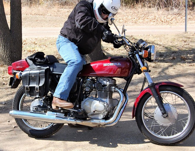 "Đạp mồi" giúp động cơ xe thoát khỏi trạng thái tĩnh. Ảnh: Ultimate Motorcycling "Đạp mồi" giúp động cơ xe thoát khỏi trạng thái tĩnh. Ảnh: Ultimate Motorcycling