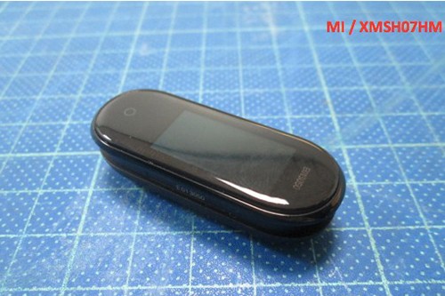 Mi Band 4 có thể dùng màn hình lớn hơn thế hệ hiện nay. Mi Band 4 có thể dùng màn hình lớn hơn thế hệ hiện nay.