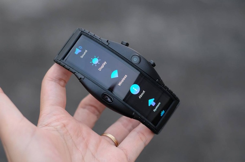 Tại thị trường quốc tế, Nubia Alpha giá 510 USD cho bản kết nối Bluetooth, trong khi đó bản hỗ trợ eSIM có giá từ 624 USD. Model nhập về Việt Nam chỉ có kết nối Bluetooth giá 10 triệu đồng. Tại thị trường quốc tế, Nubia Alpha giá 510 USD cho bản kết nối Bluetooth, trong khi đó bản hỗ trợ eSIM có giá từ 624 USD. Model nhập về Việt Nam chỉ có kết nối Bluetooth giá 10 triệu đồng.