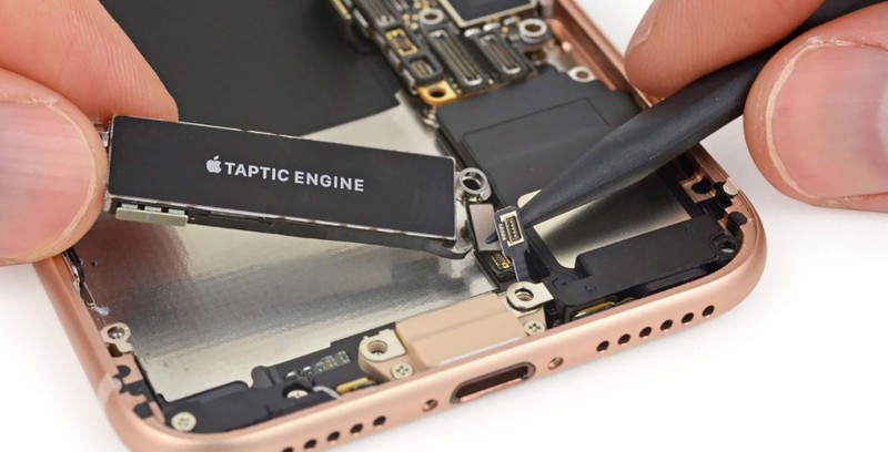 iFixit đánh giá cao bộ rung phản hồi xúc giác của Apple