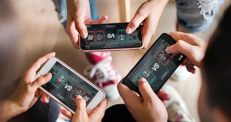 Tụ họp bạn bè và chơi game cùng nhau là điều phổ biến hiện nay. Ảnh: Digital Trends. Tụ họp bạn bè và chơi game cùng nhau là điều phổ biến hiện nay. Ảnh: Digital Trends.