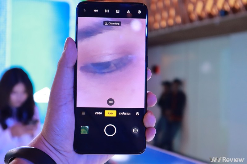 Nếu muốn, người dùng có thể đẩy mức zoom tối đa lên 60X, nhưng lưu ý đây chỉ là zoom số Nếu muốn, người dùng có thể đẩy mức zoom tối đa lên 60X, nhưng lưu ý đây chỉ là zoom số