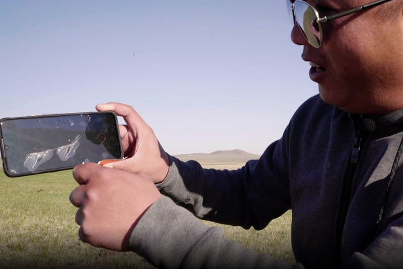 Nó chỉ nứt màn hình và bộ khung vẫn được giữ nguyên. Ảnh: Digital Trends. Nó chỉ nứt màn hình và bộ khung vẫn được giữ nguyên. Ảnh: Digital Trends.