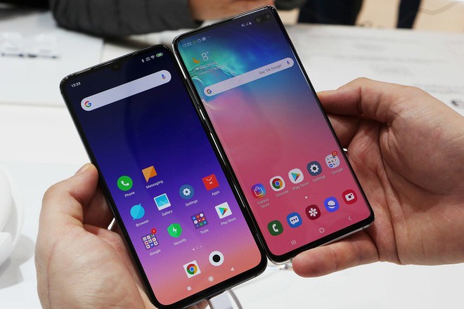 Samsung: Không bán đầu bảng giá hời, nhưng luôn tặng kèm rất nhiều quà. Samsung: Không bán đầu bảng giá hời, nhưng luôn tặng kèm rất nhiều quà.