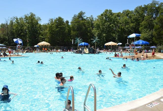 CDC cảnh báo một loài ký sinh trùng trong hồ bơi, không bị giết chết bởi clo CDC cảnh báo một loài ký sinh trùng trong hồ bơi, không bị giết chết bởi clo