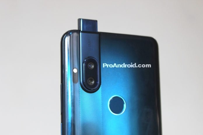 Lộ ảnh thực tế và cấu hình smartphone bí ẩn của Motorola ảnh 1 Lộ ảnh thực tế và cấu hình smartphone bí ẩn của Motorola
