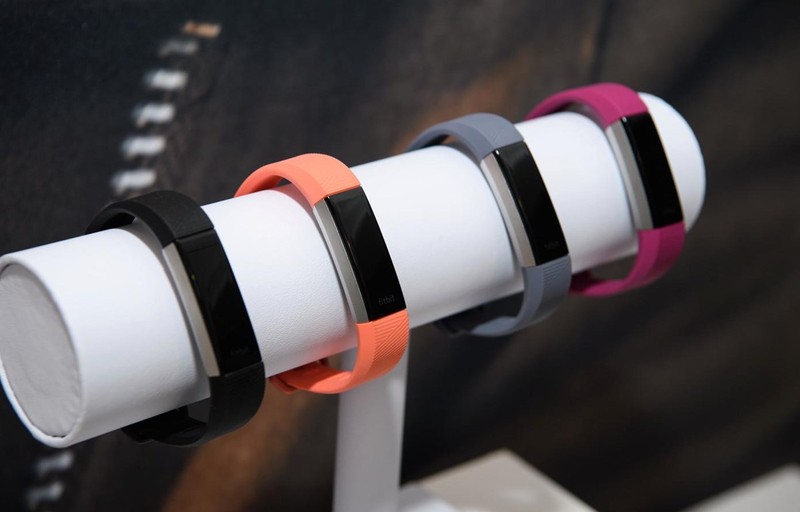 Vòng đeo tay thông minh Fitbit. (Nguồn: Getty Images)