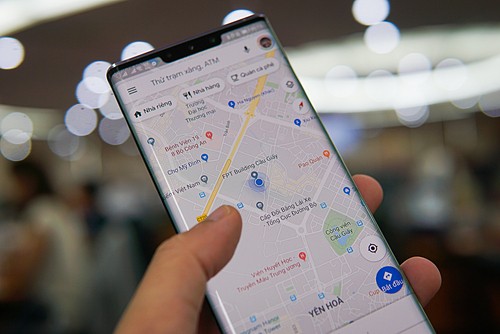 Sự tiện lợi của các ứng dụng bản đồ cũng đi kèm với sự tiêu hao năng lượng. Ảnh: Lưu Quý