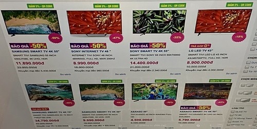 Thị trường TV bắt đầu vào mùa giảm giá từ giữa tháng 12 khi chỉ còn cách Tết Nguyên đán hơn một tháng. Ảnh: Tuấn Anh.
