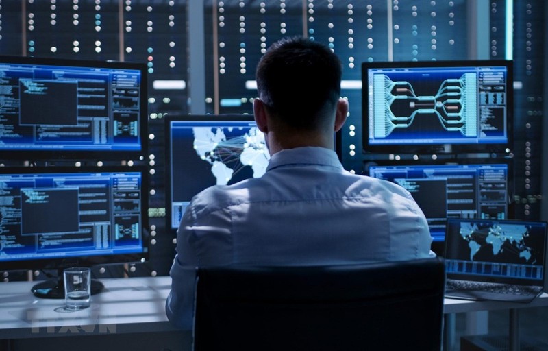 Một trung tâm an ninh mạng. (Ảnh: Transcosmos/TTXVN) Một trung tâm an ninh mạng. (Ảnh: Transcosmos/TTXVN)