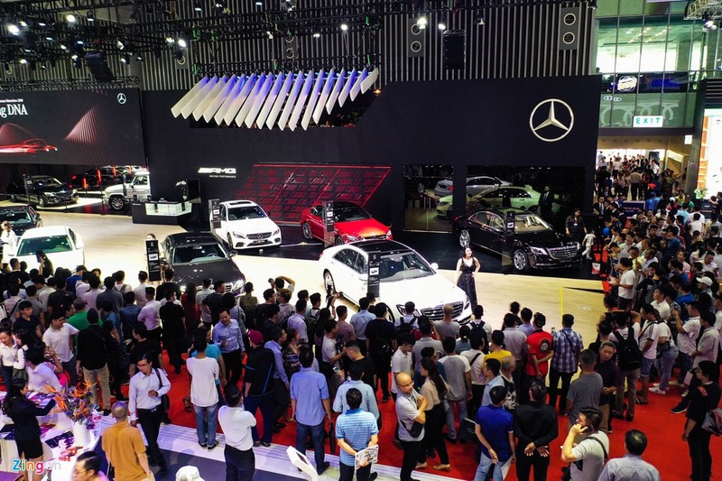 Sau khi EVFTA có hiệu lực, những thương hiệu xe sang nhập khẩu như Mercedes-Benz, BMW hay Audi sẽ có giá "mềm" hơn. Ảnh: Quỳnh Danh. Sau khi EVFTA có hiệu lực, những thương hiệu xe sang nhập khẩu như Mercedes-Benz, BMW hay Audi sẽ có giá