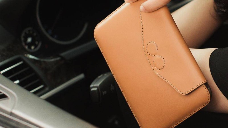 Mọi người không nên để trong xe ô tô một số lượng tiền và tài sản có giá trị lớn mà không có người trông coi