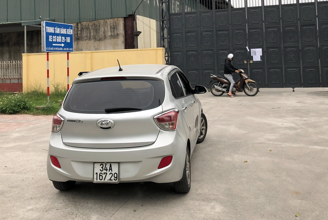 Trạm đăng kiểm xe cơ giới 2916D tại Sài Đồng (Hà Nội) đóng cửa sáng nay, 1/4/2020.