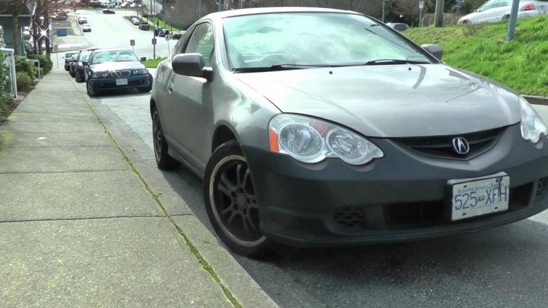 La-zang bị uốn cong, móp méo thường do va chạm từ ổ gà, lề đường, cọ vào vỉa hè,…