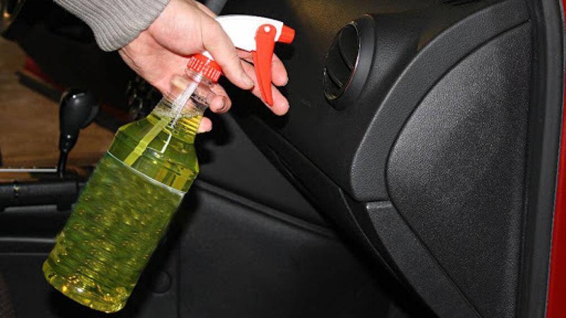 Người bán cũng có thể sẽ che lấp mùi hôi đó bằng cách dùng nước hoa hoặc chất khử mùi Người bán cũng có thể sẽ che lấp mùi hôi đó bằng cách dùng nước hoa hoặc chất khử mùi