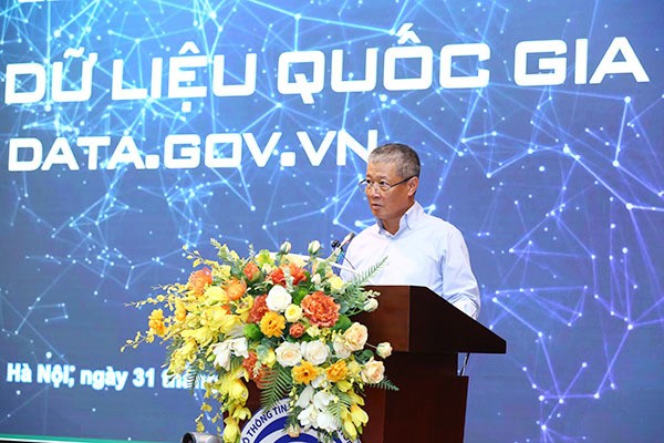 Theo Thứ trưởng Nguyễn Thành Hưng, triển khai thành công Cổng Data.gov.vn sẽ góp phần nâng thứ hạng về Chính phủ điện tử của Việt Nam thời gian tới. Theo Thứ trưởng Nguyễn Thành Hưng, triển khai thành công Cổng Data.gov.vn sẽ góp phần nâng thứ hạng về Chính phủ điện tử của Việt Nam thời gian tới.