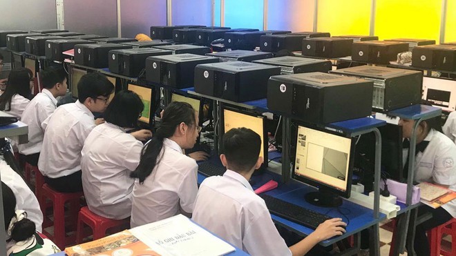 Học tin học tại Trường THPT Trần Hữu Trang (Q.5, TP.HCM)