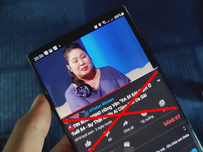 Các kênh YouTube thường đặt tiêu đề gây sốc để thu hút lượt xem. Ảnh: Xuân Tiến. Các kênh YouTube thường đặt tiêu đề gây sốc để thu hút lượt xem. Ảnh: Xuân Tiến.