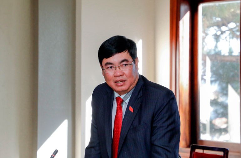 Đồng chí Trần Đình Văn - Phó Bí thư Thường trực Tỉnh uỷ phát biểu tại lễ bàn giao Đồng chí Trần Đình Văn - Phó Bí thư Thường trực Tỉnh uỷ phát biểu tại lễ bàn giao