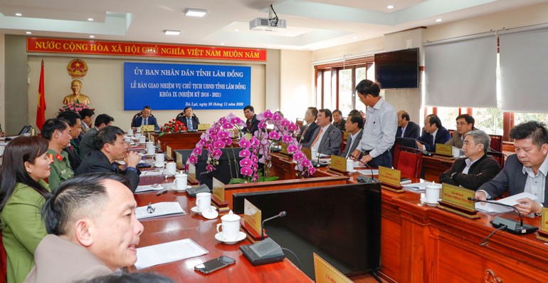 Quang cảnh Lễ bàn giao Quang cảnh Lễ bàn giao