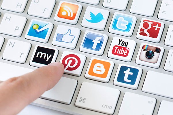 Theo Bộ TT&amp;TT, vấn đề bảo vệ trẻ em trong môi trường mạng đã được Bộ quan tâm lồng ghép vào trong Bộ quy tắc ứng xử trên mạng xã hội (Ảnh minh họa)