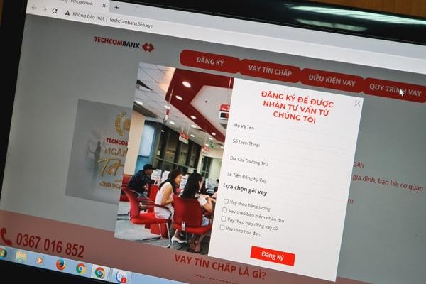 Các tổ chức, doanh nghiệp và cả người dùng trong ngành tài chính, ngân hàng đang là đích nhắm tới của giới tội phạm mạng. Trong hình là một website giả mạo với giao diện gần giống với trang web ngân hàng. Ảnh: Trọng Đạt Các tổ chức, doanh nghiệp và cả người dùng trong ngành tài chính, ngân hàng đang là đích nhắm tới của giới tội phạm mạng. Trong hình là một website giả mạo với giao diện gần giống với trang web ngân hàng. Ảnh: Trọng Đạt