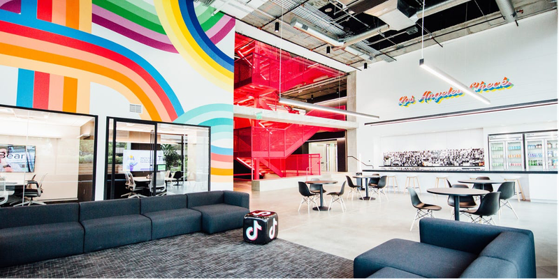 Trong chính sách bảo mật thông tin cho ứng viên Mỹ không hề đề cập đến việc chuyển dữ liệu về Trung Quốc. Ảnh: Business Insider. Trong chính sách bảo mật thông tin cho ứng viên Mỹ không hề đề cập đến việc chuyển dữ liệu về Trung Quốc. Ảnh: Business Insider.